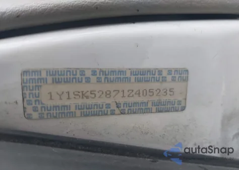 2001 Chevrolet Prizm z USA, uszkodzony, nr VIN 1Y1SK52871Z405235